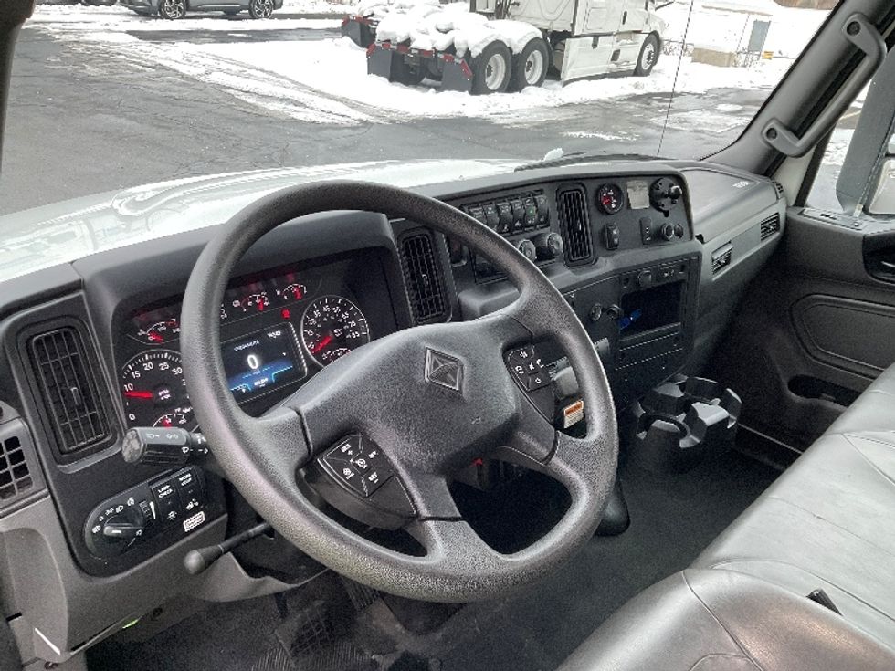 Medium Duty Box Truck-Light and Medium Duty Trucks-International-2022-MV607-Milwaukee-WI-201,866\n\t\tmiles-$ 52,250 - Image 17