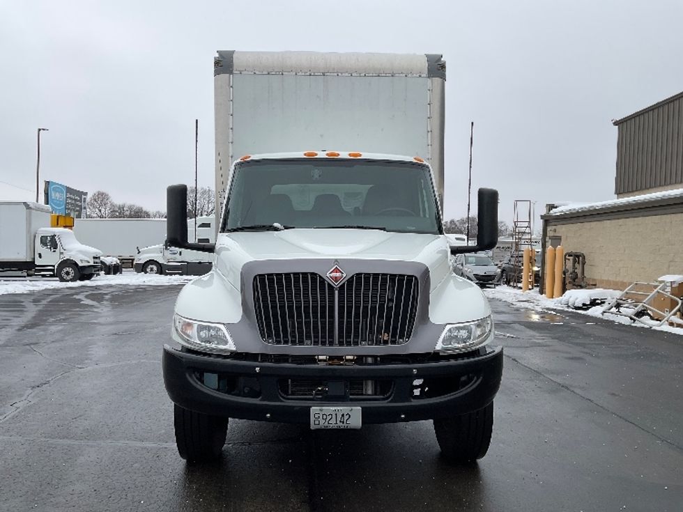 Medium Duty Box Truck-Light and Medium Duty Trucks-International-2022-MV607-Milwaukee-WI-201,866\n\t\tmiles-$ 52,250 - Image 2