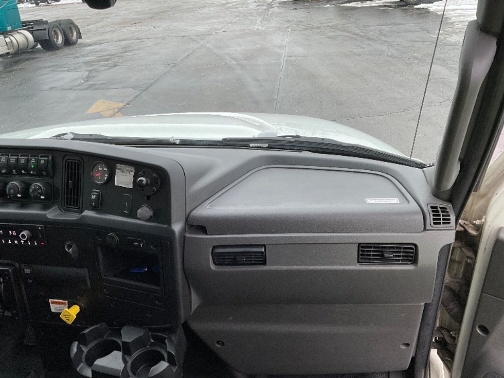 Medium Duty Box Truck-Light and Medium Duty Trucks-International-2022-MV607-Milwaukee-WI-201,866\n\t\tmiles-$ 52,250 - Image 21