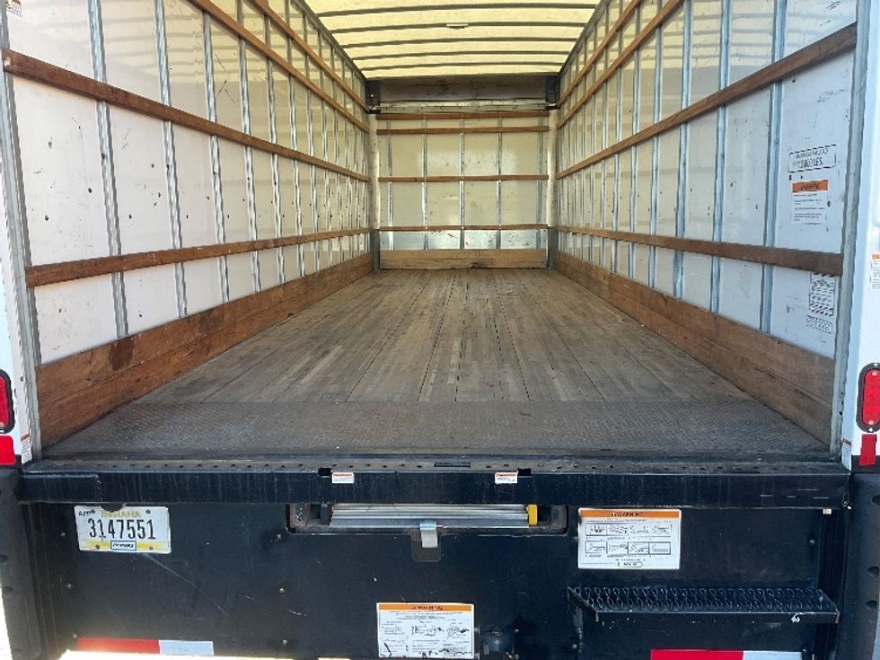 Medium Duty Box Truck-Light and Medium Duty Trucks-International-2022-MV607-Milwaukee-WI-206,565\n\t\tmiles-$ 42,750 - Image 10