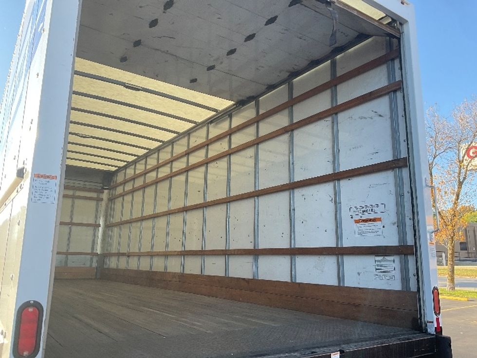 Medium Duty Box Truck-Light and Medium Duty Trucks-International-2022-MV607-Milwaukee-WI-206,565\n\t\tmiles-$ 42,750 - Image 12