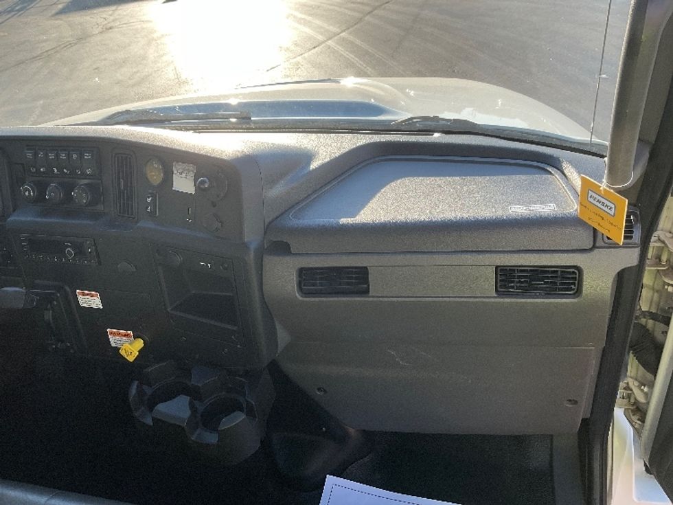Medium Duty Box Truck-Light and Medium Duty Trucks-International-2022-MV607-Milwaukee-WI-206,565\n\t\tmiles-$ 42,750 - Image 21