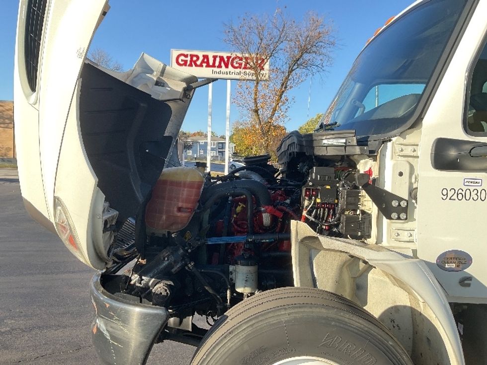 Medium Duty Box Truck-Light and Medium Duty Trucks-International-2022-MV607-Milwaukee-WI-206,565\n\t\tmiles-$ 42,750 - Image 24