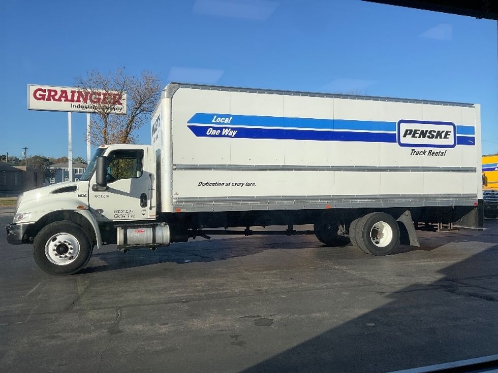 Medium Duty Box Truck-Light and Medium Duty Trucks-International-2022-MV607-Milwaukee-WI-206,565\n\t\tmiles-$ 42,750 - Image 4