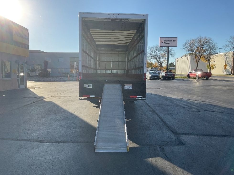 Medium Duty Box Truck-Light and Medium Duty Trucks-International-2022-MV607-Milwaukee-WI-206,565\n\t\tmiles-$ 42,750 - Image 9