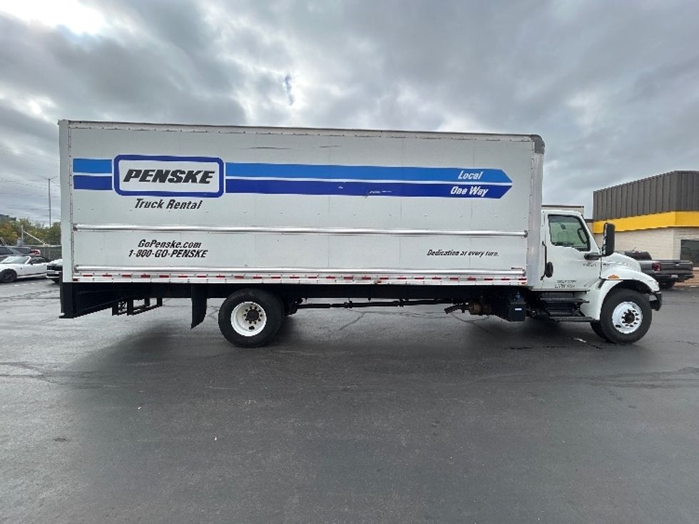 Medium Duty Box Truck-Light and Medium Duty Trucks-International-2022-MV607-Milwaukee-WI-215,699\n\t\tmiles-$ 41,250 - Image 15