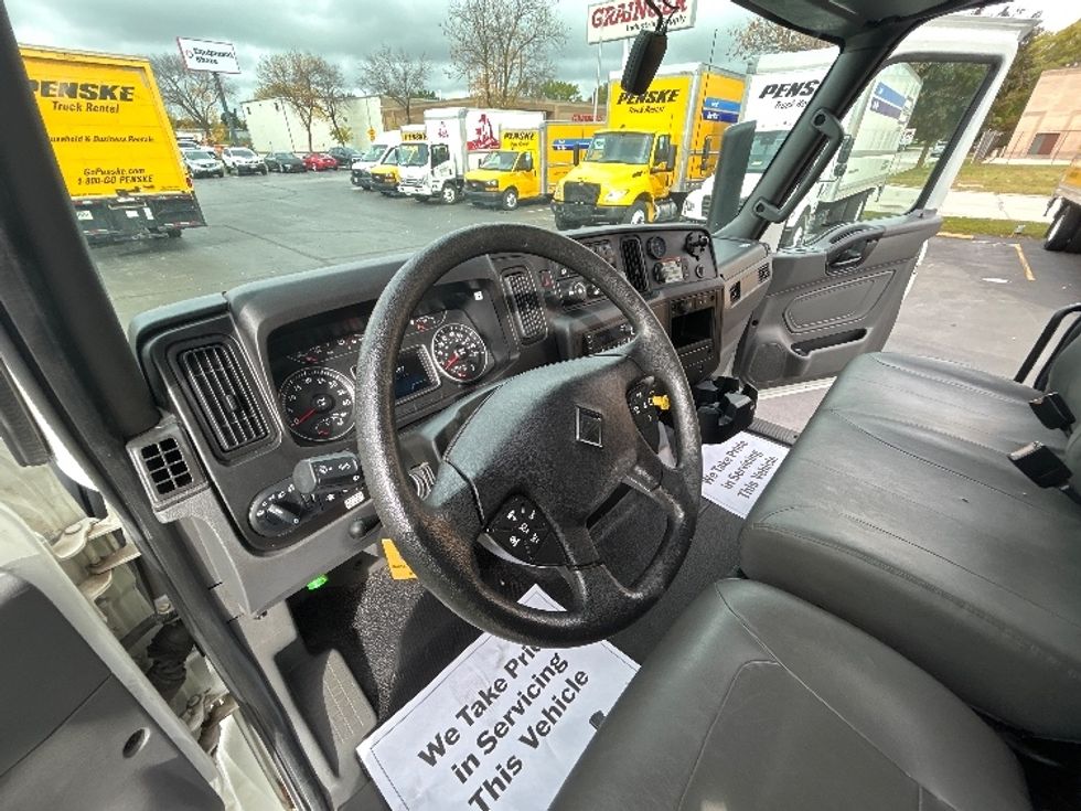 Medium Duty Box Truck-Light and Medium Duty Trucks-International-2022-MV607-Milwaukee-WI-215,699\n\t\tmiles-$ 41,250 - Image 17