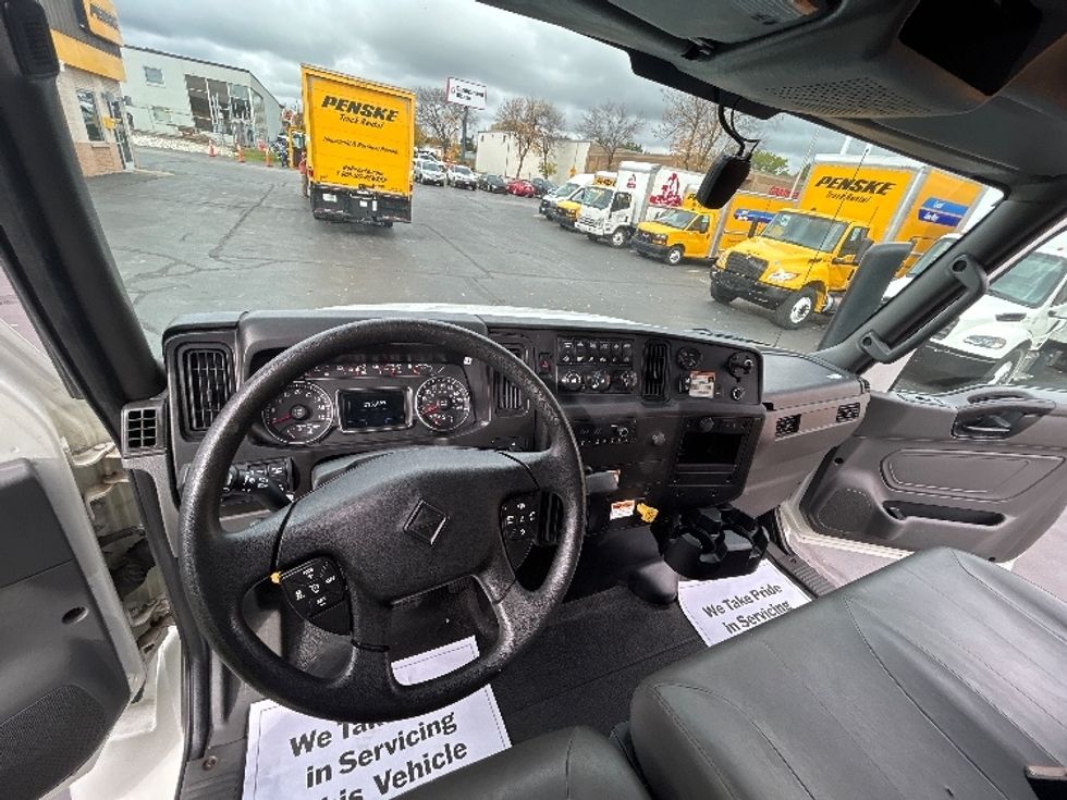 Medium Duty Box Truck-Light and Medium Duty Trucks-International-2022-MV607-Milwaukee-WI-215,699\n\t\tmiles-$ 41,250 - Image 18