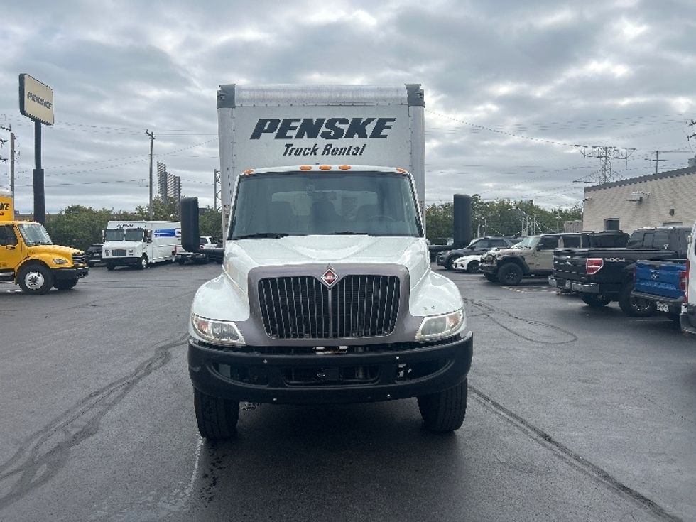 Medium Duty Box Truck-Light and Medium Duty Trucks-International-2022-MV607-Milwaukee-WI-215,699\n\t\tmiles-$ 41,250 - Image 2