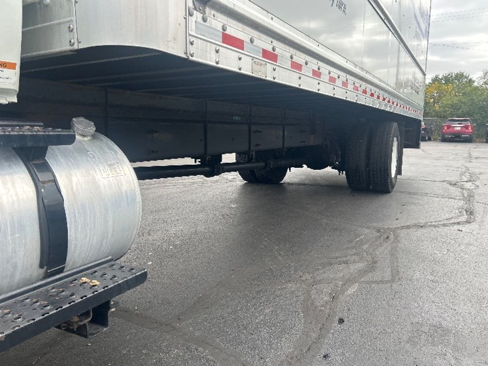 Medium Duty Box Truck-Light and Medium Duty Trucks-International-2022-MV607-Milwaukee-WI-215,699\n\t\tmiles-$ 41,250 - Image 5