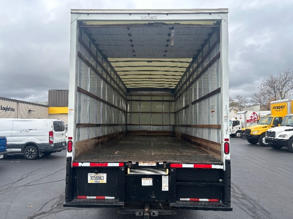 Medium Duty Box Truck-Light and Medium Duty Trucks-International-2022-MV607-Milwaukee-WI-215,699\n\t\tmiles-$ 41,250 - Image 8