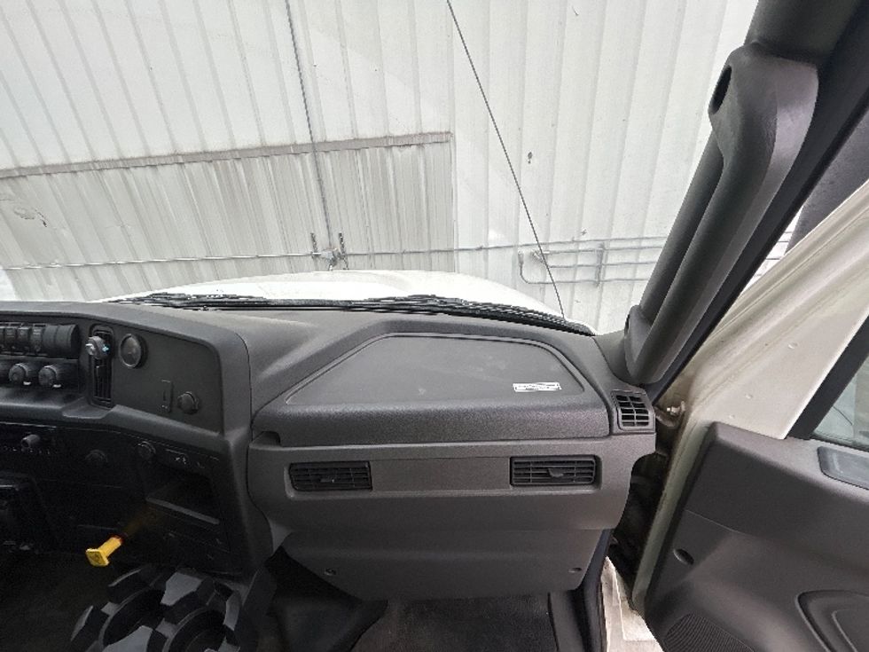 Medium Duty Box Truck-Light and Medium Duty Trucks-International-2022-MV607-Milwaukee-WI-230,036\n\t\tmiles-$ 41,750 - Image 21