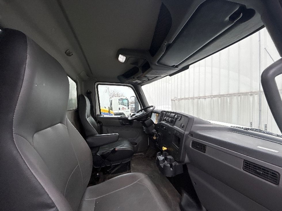 Medium Duty Box Truck-Light and Medium Duty Trucks-International-2022-MV607-Milwaukee-WI-230,036\n\t\tmiles-$ 41,750 - Image 22