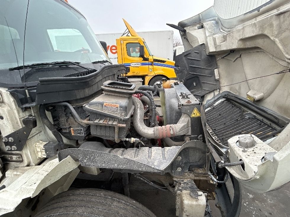 Medium Duty Box Truck-Light and Medium Duty Trucks-International-2022-MV607-Milwaukee-WI-230,036\n\t\tmiles-$ 41,750 - Image 23