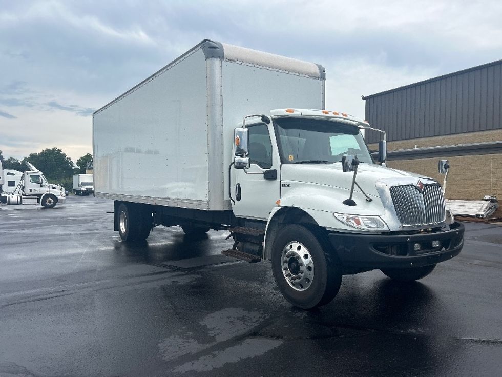 Medium Duty Box Truck-Light and Medium Duty Trucks-International-2022-MV607-Milwaukee-WI-234,187\n\t\tmiles-$ 47,500 - Image 1