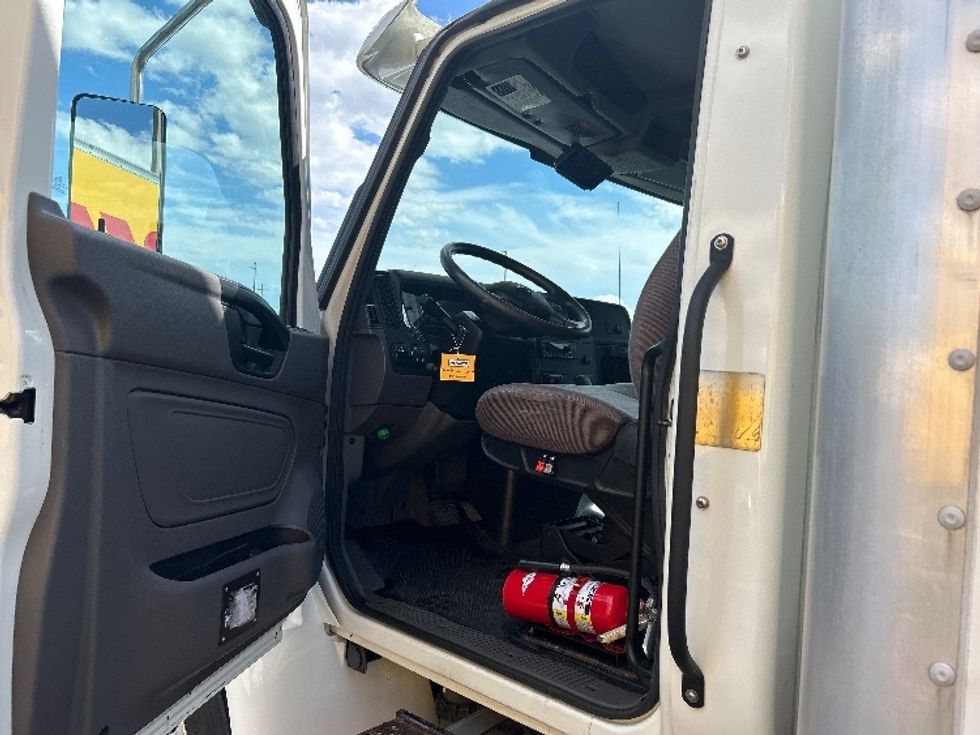Medium Duty Box Truck-Light and Medium Duty Trucks-International-2022-MV607-Milwaukee-WI-234,187\n\t\tmiles-$ 47,500 - Image 15