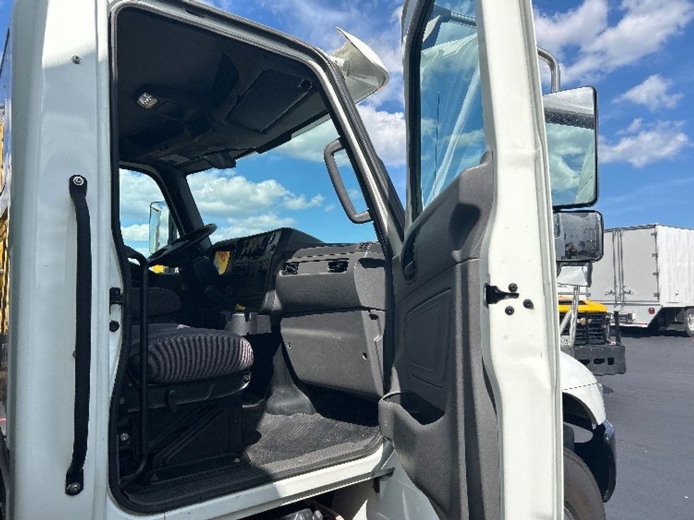 Medium Duty Box Truck-Light and Medium Duty Trucks-International-2022-MV607-Milwaukee-WI-234,187\n\t\tmiles-$ 47,500 - Image 17