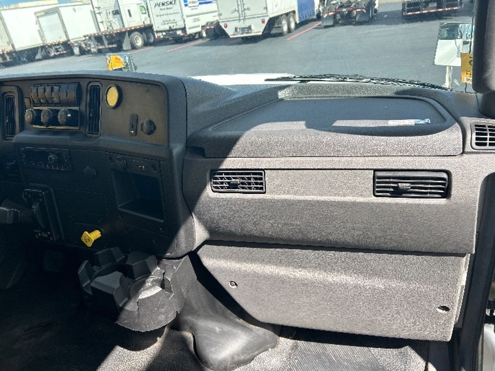 Medium Duty Box Truck-Light and Medium Duty Trucks-International-2022-MV607-Milwaukee-WI-234,187\n\t\tmiles-$ 47,500 - Image 18