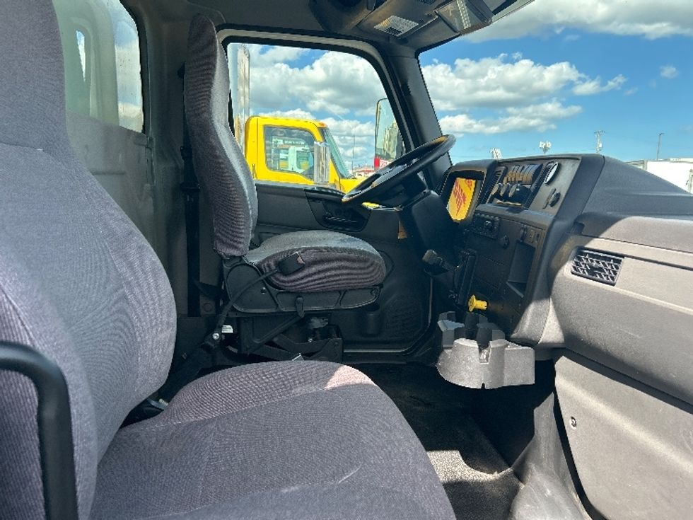 Medium Duty Box Truck-Light and Medium Duty Trucks-International-2022-MV607-Milwaukee-WI-234,187\n\t\tmiles-$ 47,500 - Image 19