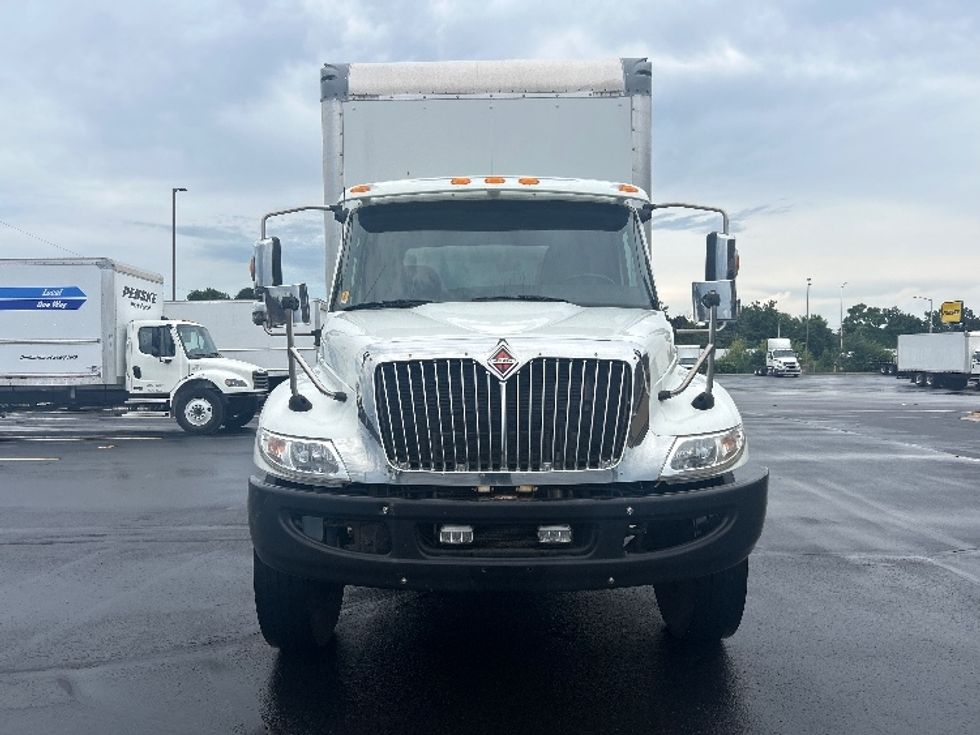 Medium Duty Box Truck-Light and Medium Duty Trucks-International-2022-MV607-Milwaukee-WI-234,187\n\t\tmiles-$ 47,500 - Image 2