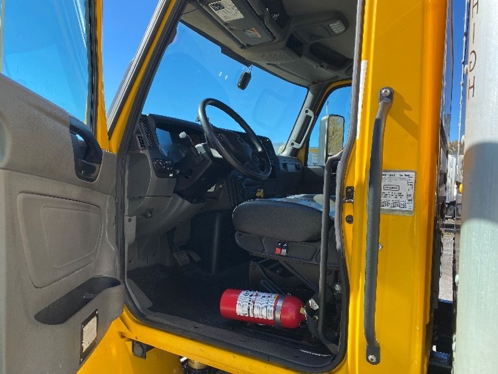 Medium Duty Box Truck-Light and Medium Duty Trucks-International-2022-MV607-Minoa-NY-206,318\n\t\tmiles-$ 46,000 - Image 16