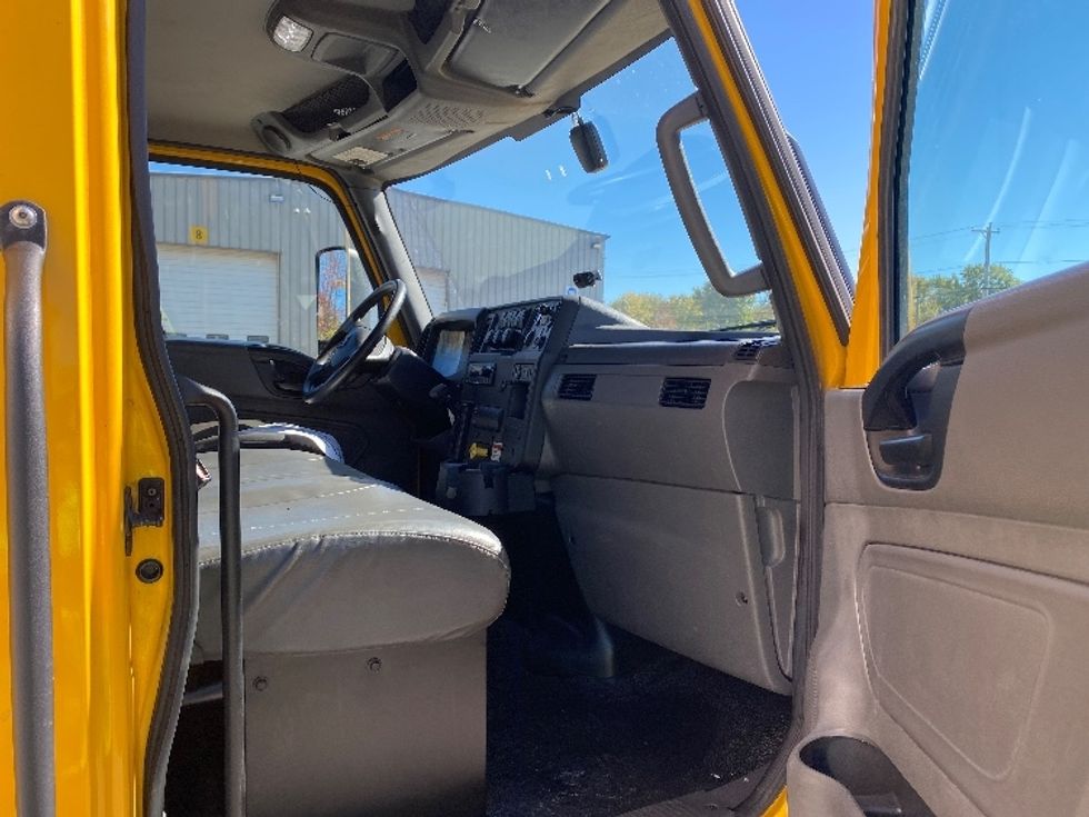 Medium Duty Box Truck-Light and Medium Duty Trucks-International-2022-MV607-Minoa-NY-206,318\n\t\tmiles-$ 46,000 - Image 20
