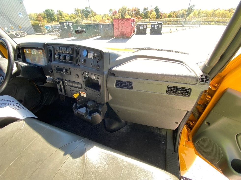 Medium Duty Box Truck-Light and Medium Duty Trucks-International-2022-MV607-Minoa-NY-206,318\n\t\tmiles-$ 46,000 - Image 21