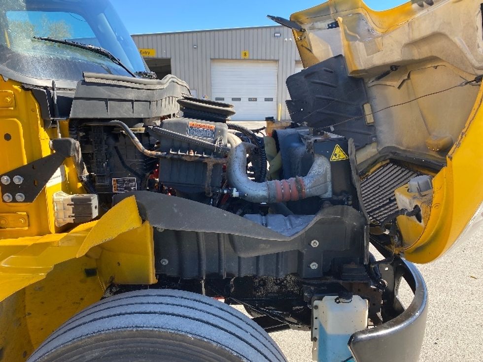 Medium Duty Box Truck-Light and Medium Duty Trucks-International-2022-MV607-Minoa-NY-206,318\n\t\tmiles-$ 46,000 - Image 23