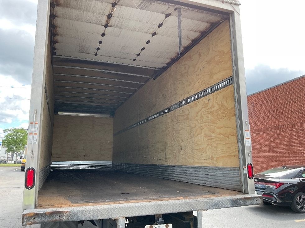 Medium Duty Box Truck-Light and Medium Duty Trucks-International-2022-MV607-Mississauga-ON-177,792\n\t\tkm-$ 79,250 - Image 11