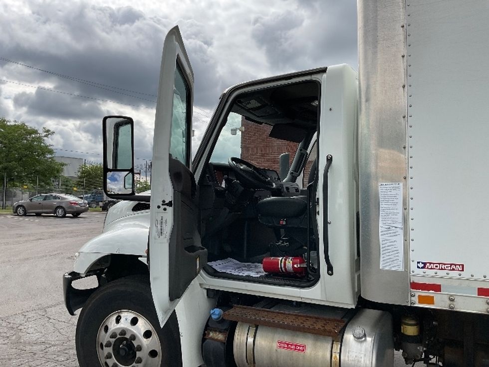 Medium Duty Box Truck-Light and Medium Duty Trucks-International-2022-MV607-Mississauga-ON-177,792\n\t\tkm-$ 79,250 - Image 15