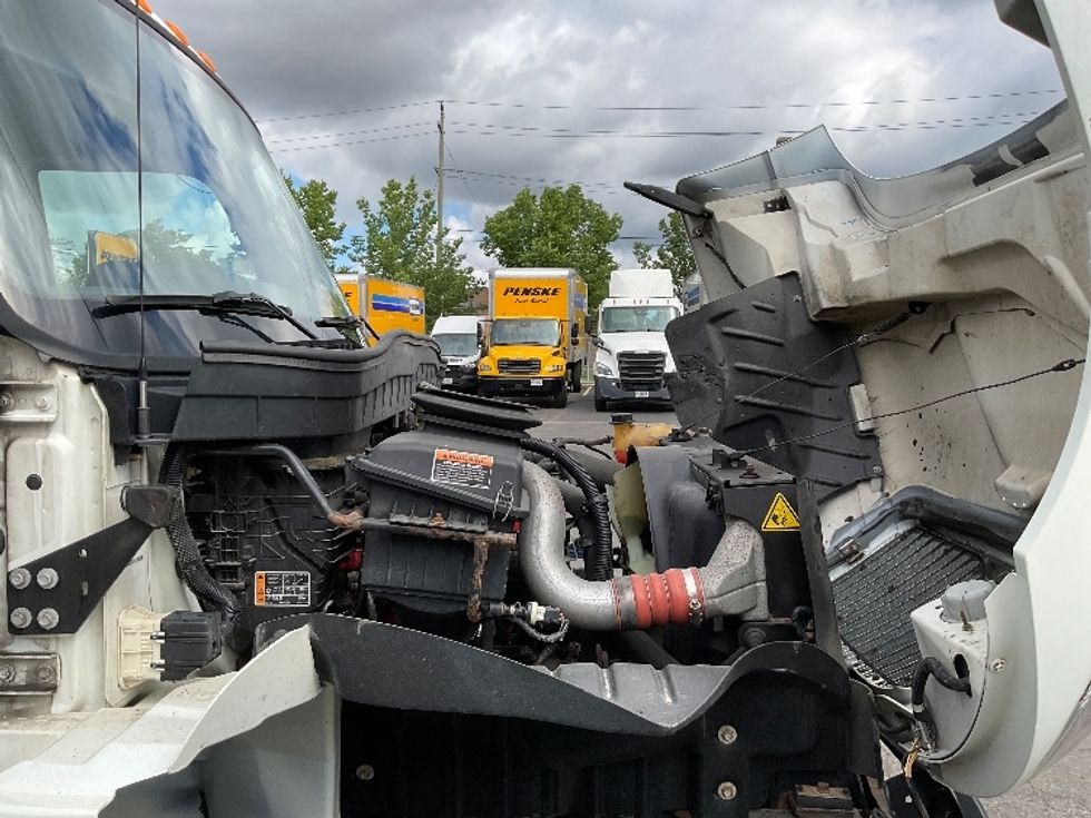 Medium Duty Box Truck-Light and Medium Duty Trucks-International-2022-MV607-Mississauga-ON-177,792\n\t\tkm-$ 79,250 - Image 22