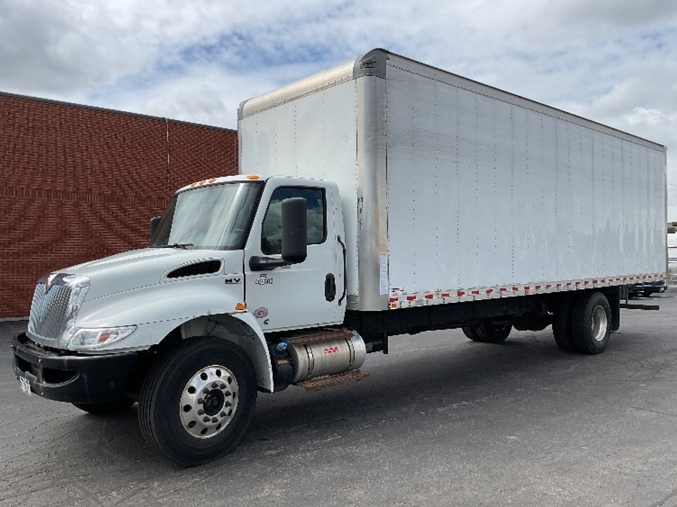 Medium Duty Box Truck-Light and Medium Duty Trucks-International-2022-MV607-Mississauga-ON-177,792\n\t\tkm-$ 79,250 - Image 3