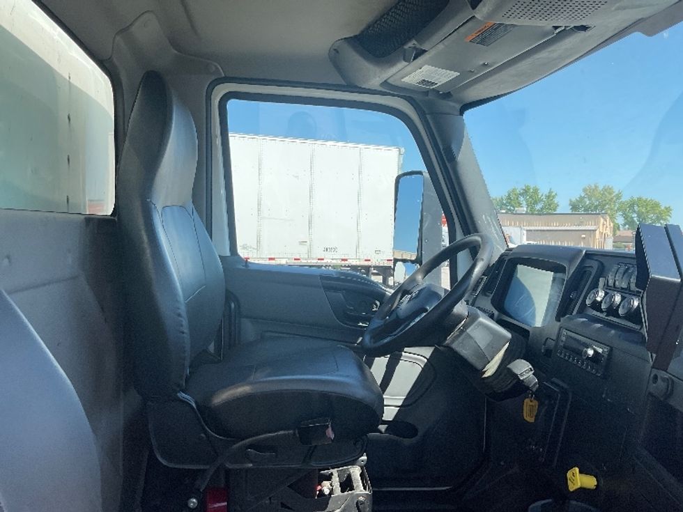 Medium Duty Box Truck-Light and Medium Duty Trucks-International-2022-MV607-Moberly-MO-263,218\n\t\tmiles-$ 43,750 - Image 20