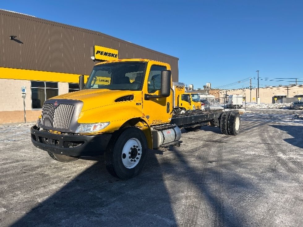 Medium Duty Box Truck-Light and Medium Duty Trucks-International-2022-MV607-Monmouth Junction-NJ-177,802\n\t\tmiles-$ 44,000 - Image 3