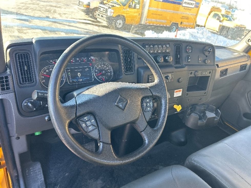 Medium Duty Box Truck-Light and Medium Duty Trucks-International-2022-MV607-Monmouth Junction-NJ-177,802\n\t\tmiles-$ 44,000 - Image 12