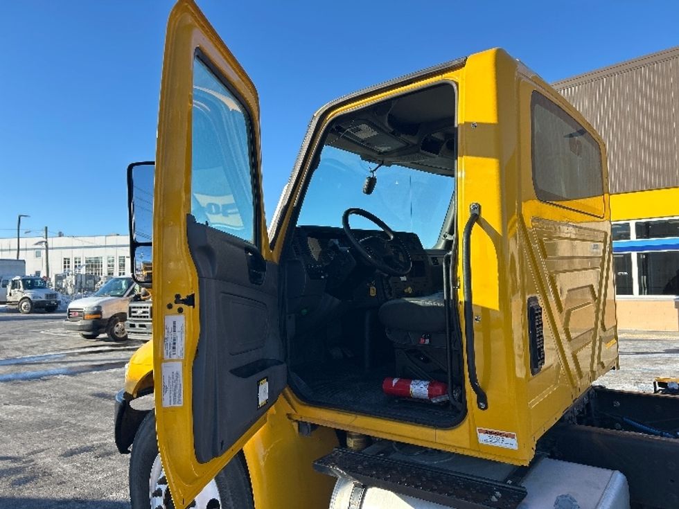 Medium Duty Box Truck-Light and Medium Duty Trucks-International-2022-MV607-Monmouth Junction-NJ-177,802\n\t\tmiles-$ 44,000 - Image 11