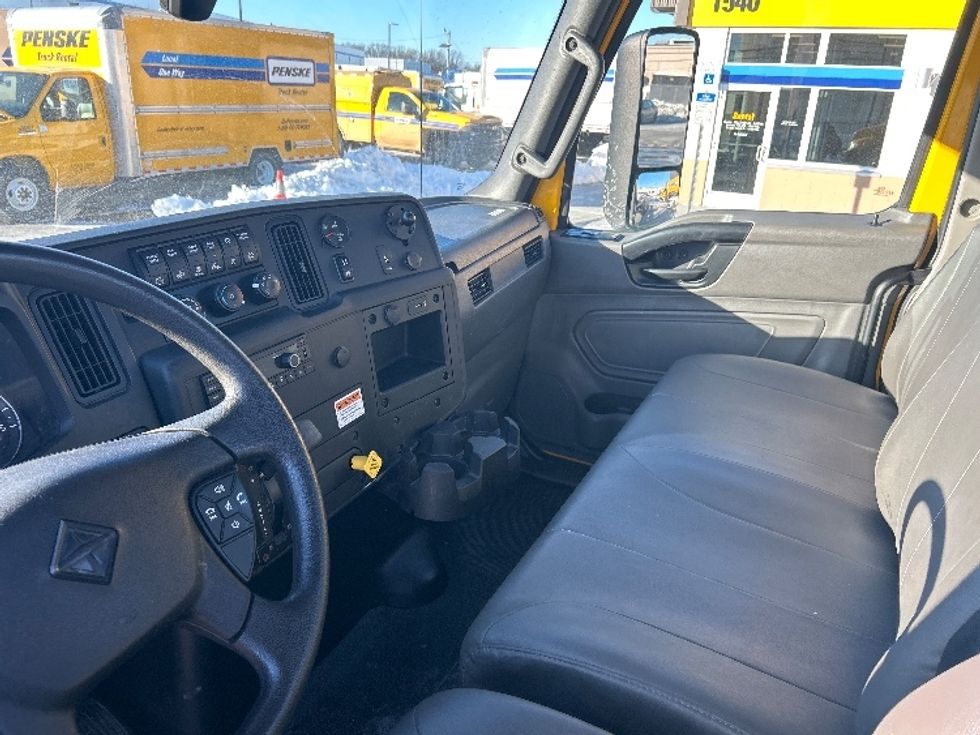 Medium Duty Box Truck-Light and Medium Duty Trucks-International-2022-MV607-Monmouth Junction-NJ-177,802\n\t\tmiles-$ 44,000 - Image 14