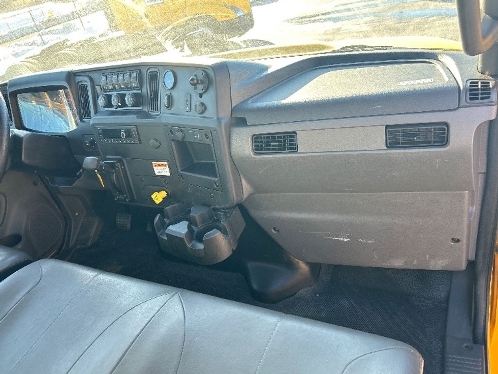 Medium Duty Box Truck-Light and Medium Duty Trucks-International-2022-MV607-Monmouth Junction-NJ-177,802\n\t\tmiles-$ 44,000 - Image 16