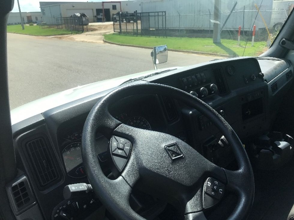 Medium Duty Box Truck-Light and Medium Duty Trucks-International-2022-MV607-Montgomery-AL-153,094\n\t\tmiles-$ 63,000 - Image 17
