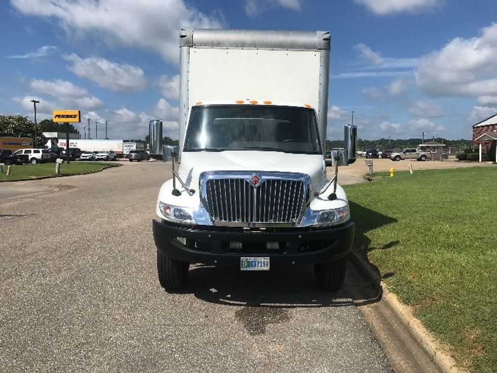 Medium Duty Box Truck-Light and Medium Duty Trucks-International-2022-MV607-Montgomery-AL-153,094\n\t\tmiles-$ 63,000 - Image 2
