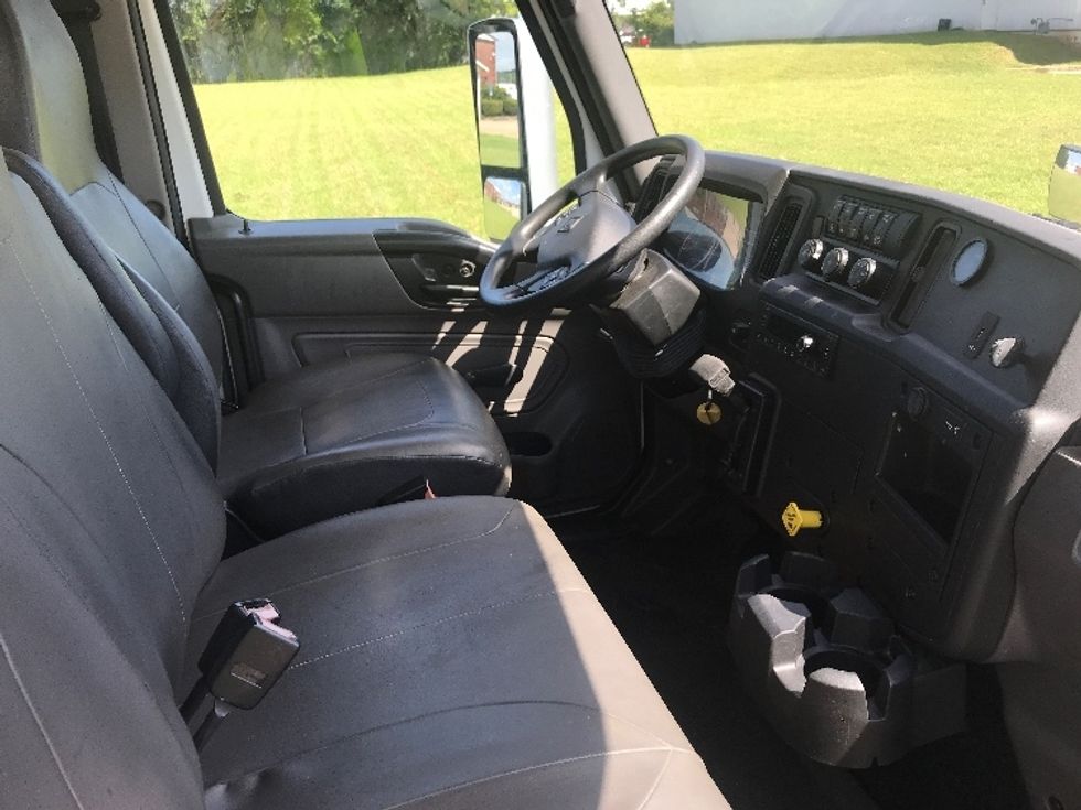 Medium Duty Box Truck-Light and Medium Duty Trucks-International-2022-MV607-Montgomery-AL-153,094\n\t\tmiles-$ 63,000 - Image 22