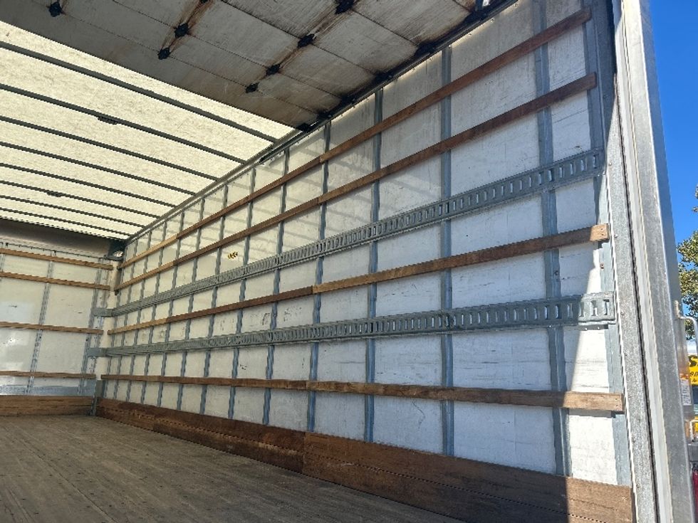 Medium Duty Box Truck-Light and Medium Duty Trucks-International-2022-MV607-Montgomery-NY-210,088\n\t\tmiles-$ 45,500 - Image 12