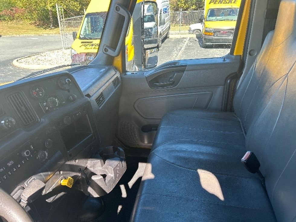Medium Duty Box Truck-Light and Medium Duty Trucks-International-2022-MV607-Montgomery-NY-210,088\n\t\tmiles-$ 45,500 - Image 19