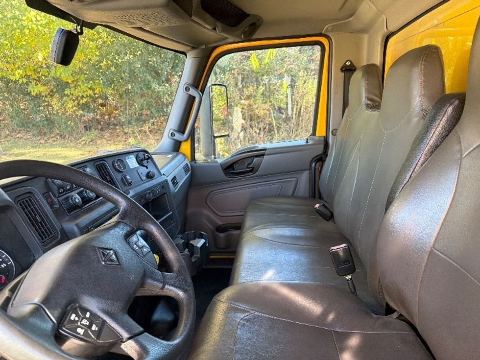 Medium Duty Box Truck-Light and Medium Duty Trucks-International-2022-MV607-Montgomery-NY-213,261\n\t\tmiles-$ 41,250 - Image 19