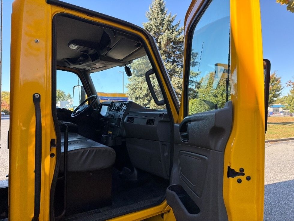 Medium Duty Box Truck-Light and Medium Duty Trucks-International-2022-MV607-Montgomery-NY-213,261\n\t\tmiles-$ 41,250 - Image 20