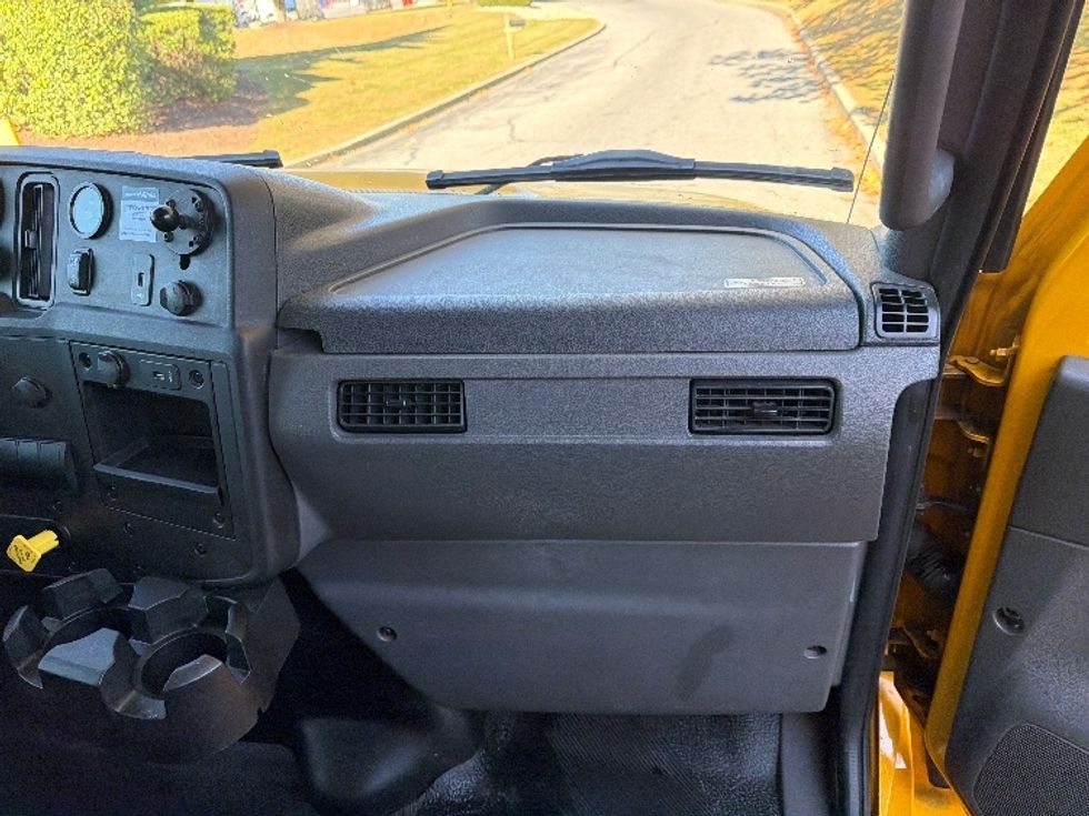 Medium Duty Box Truck-Light and Medium Duty Trucks-International-2022-MV607-Montgomery-NY-213,261\n\t\tmiles-$ 41,250 - Image 21