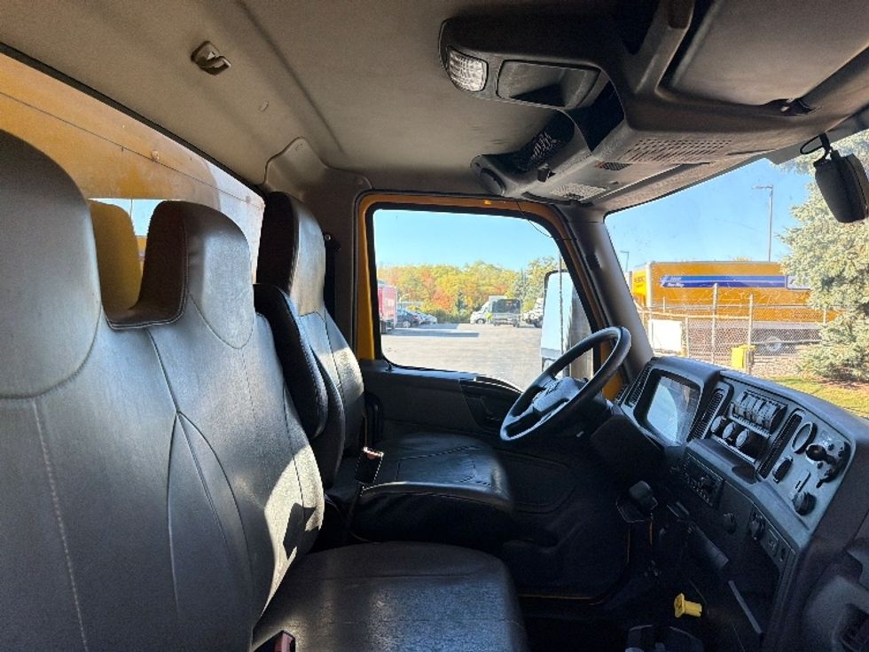 Medium Duty Box Truck-Light and Medium Duty Trucks-International-2022-MV607-Montgomery-NY-213,261\n\t\tmiles-$ 41,250 - Image 22