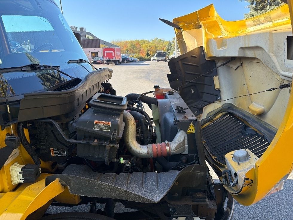 Medium Duty Box Truck-Light and Medium Duty Trucks-International-2022-MV607-Montgomery-NY-213,261\n\t\tmiles-$ 41,250 - Image 23