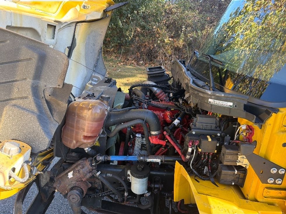 Medium Duty Box Truck-Light and Medium Duty Trucks-International-2022-MV607-Montgomery-NY-213,261\n\t\tmiles-$ 41,250 - Image 24