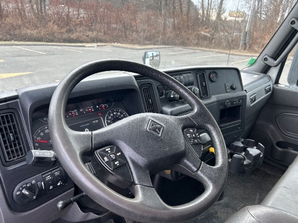 Medium Duty Box Truck-Light and Medium Duty Trucks-International-2022-MV607-Montgomery-NY-223,103\n\t\tmiles-$ 40,750 - Image 17